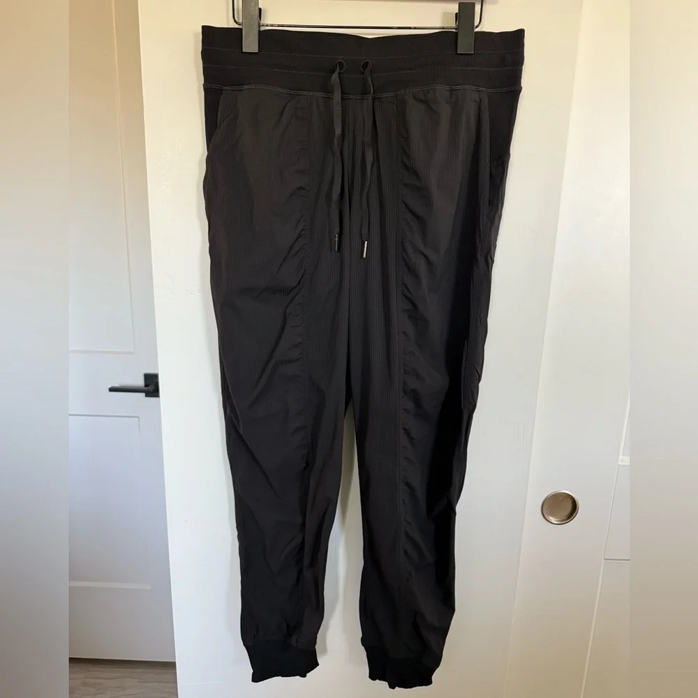 Lululemon Dance Studio Mid-Rise Jogger Size 10